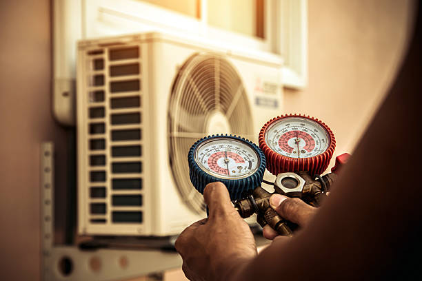 Professional Emergency Hvac technician working in Weimar, TX